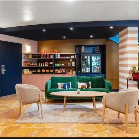 Apartment Chic And Classy Located In La Defense Paris Courbevoie