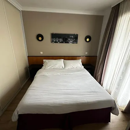 Appartement Chic And Classy Located In La Defense Paris